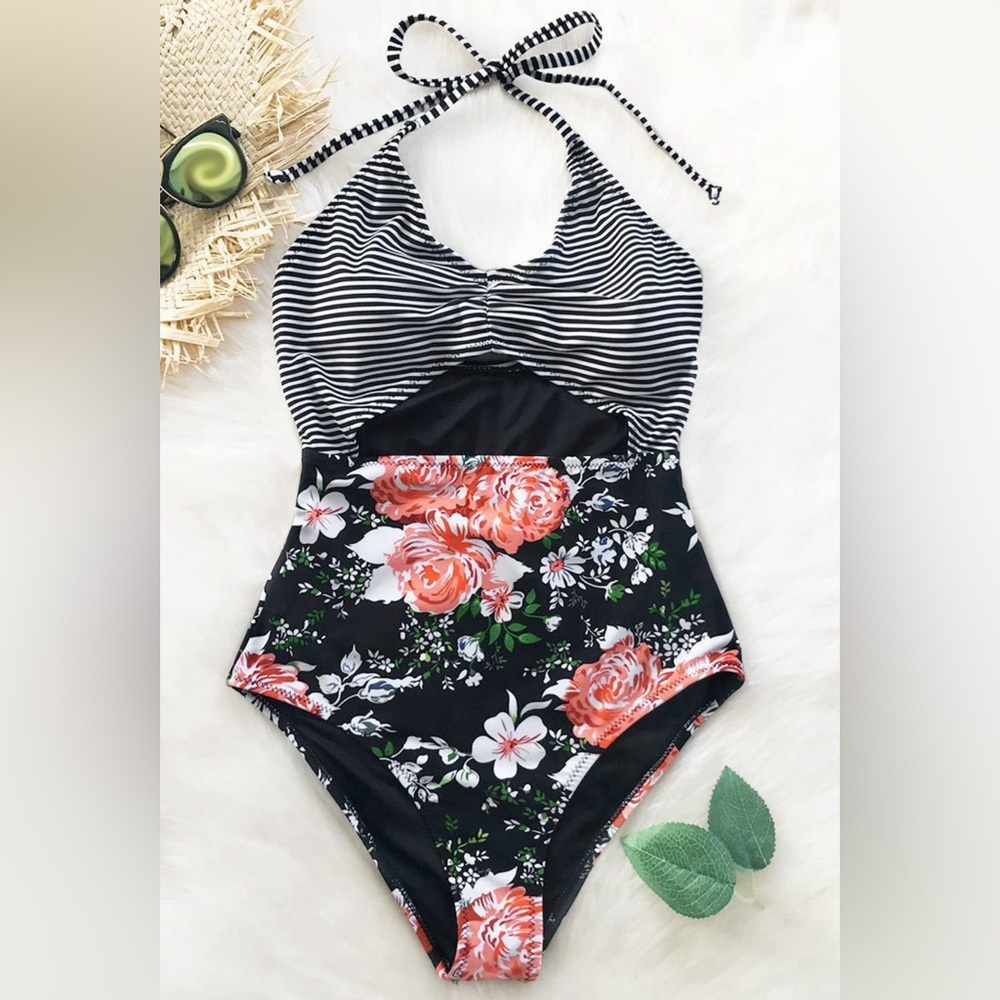 NWTs - Print One-Piece Swimsuit - Size Large